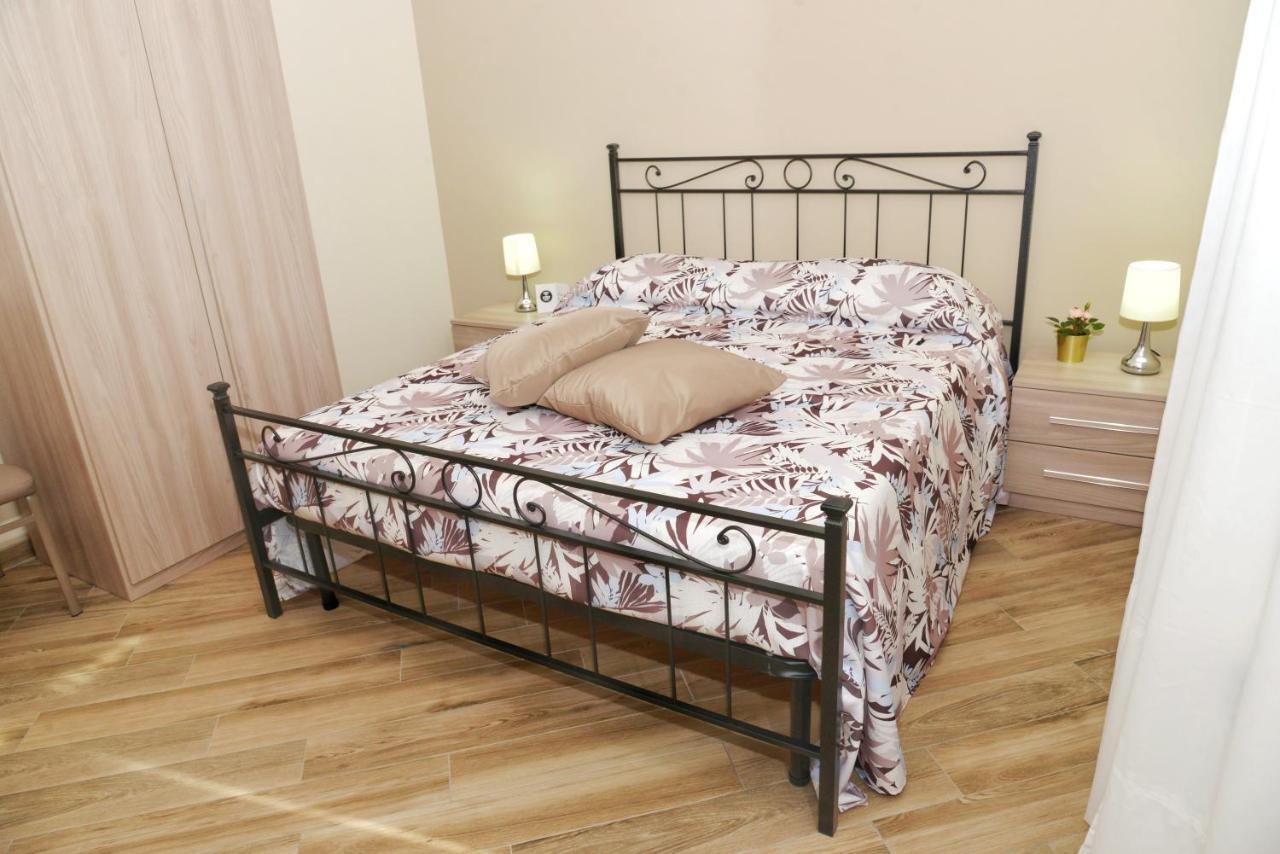 B&B Monday Fiumicino Eksteriør bilde