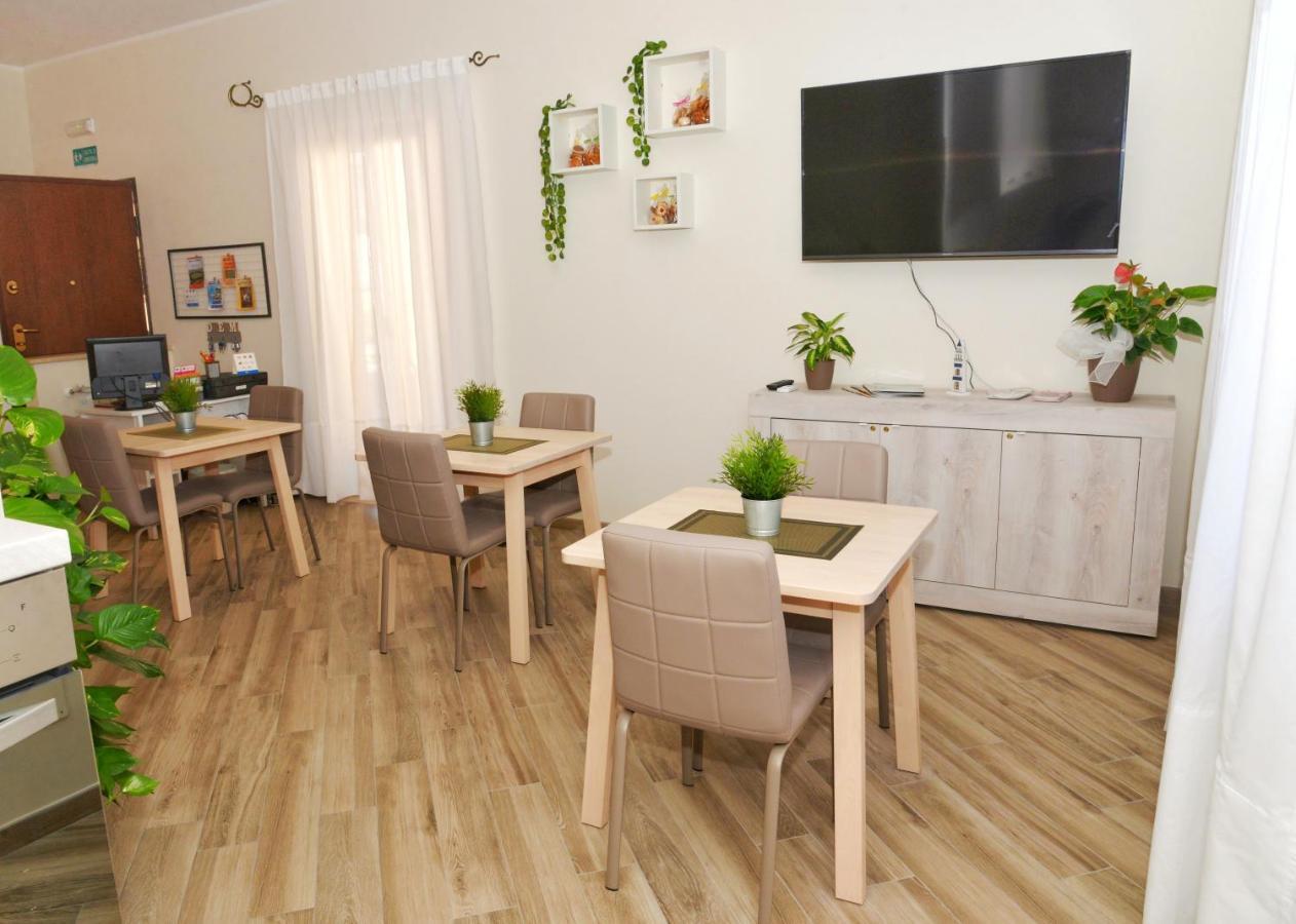 B&B Monday Fiumicino Eksteriør bilde