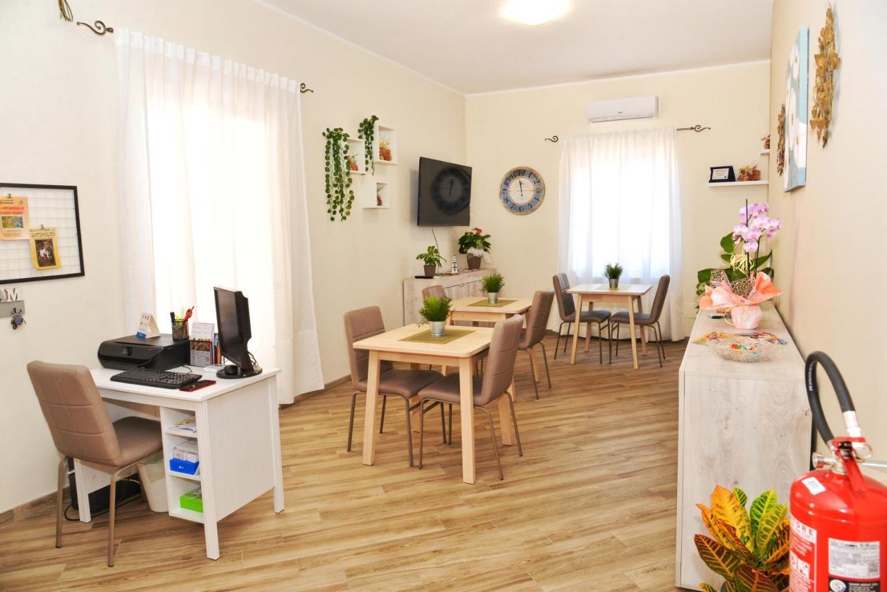 B&B Monday Fiumicino Eksteriør bilde